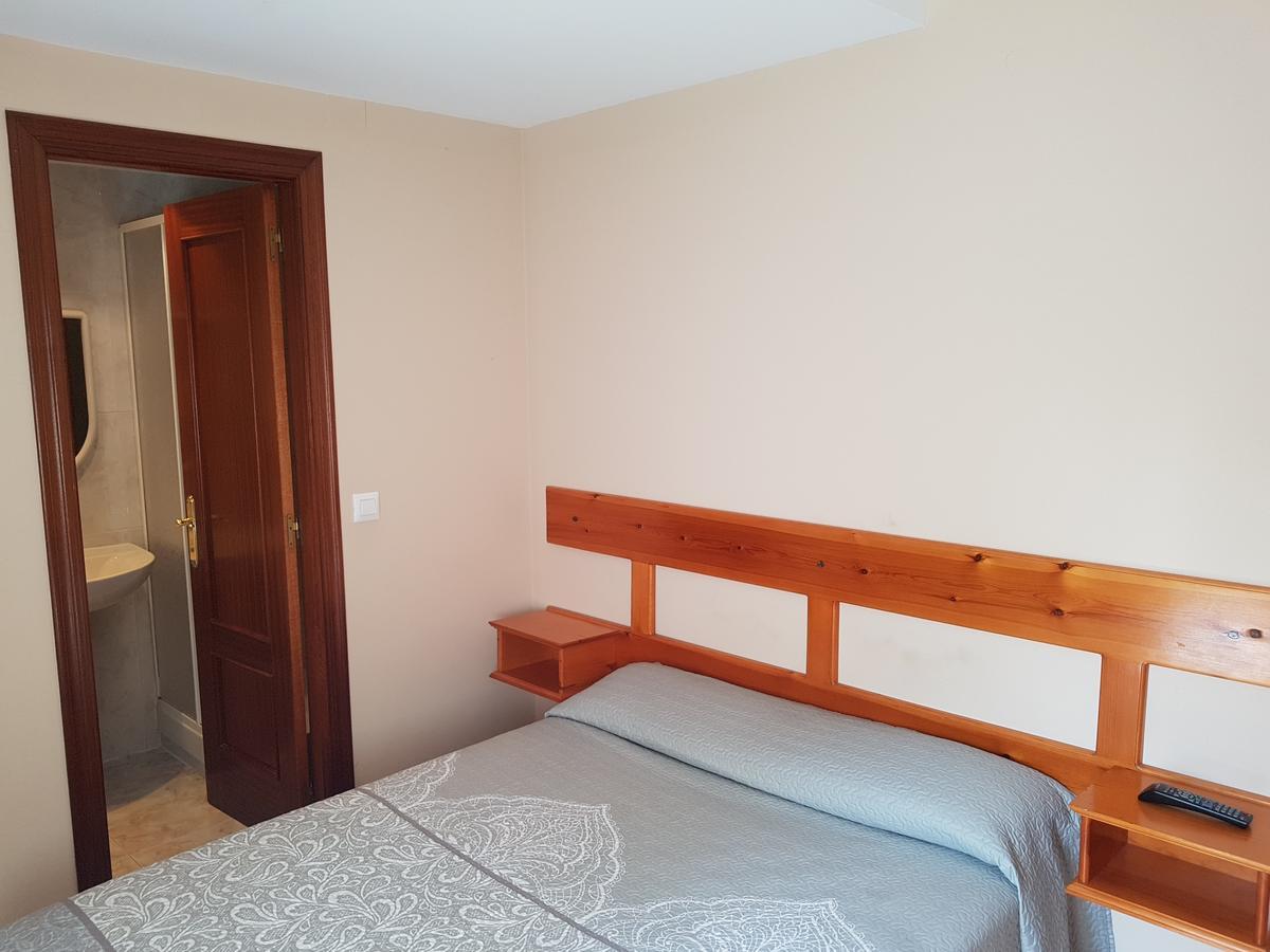 Pension Arenal San Vicente De La Barquera Exteriör bild