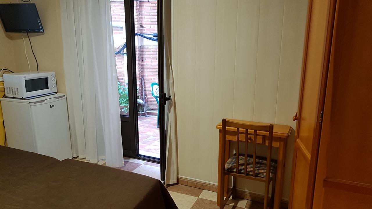 Pension Arenal San Vicente De La Barquera Exteriör bild